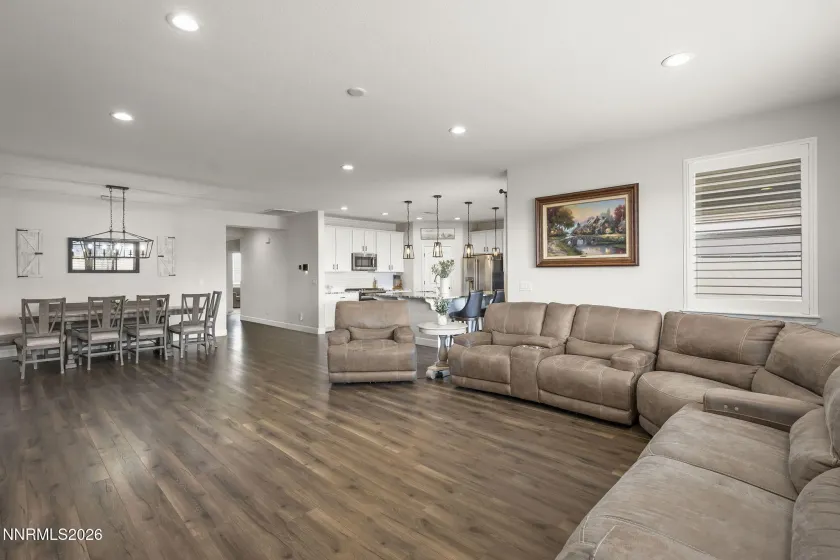 807 Lexington Arch, Sparks, Nevada 89441, 4 Bedrooms Bedrooms, ,3 BathroomsBathrooms,Residential,Residential,Lexington Arch,260002340