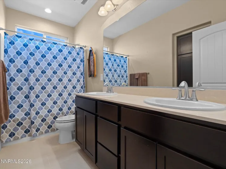 718 Treasure City, Spanish Springs, Nevada 89441, 4 Bedrooms Bedrooms, ,3 BathroomsBathrooms,Residential,Residential,Treasure City,260002341