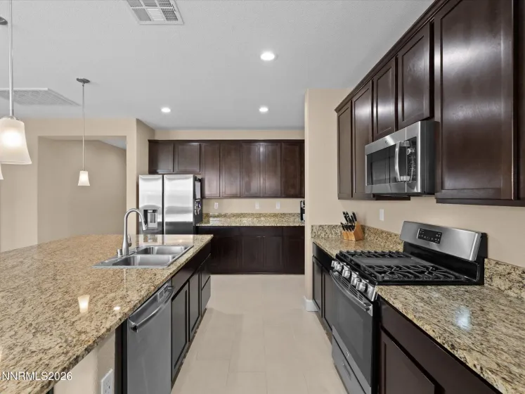 718 Treasure City, Spanish Springs, Nevada 89441, 4 Bedrooms Bedrooms, ,3 BathroomsBathrooms,Residential,Residential,Treasure City,260002341