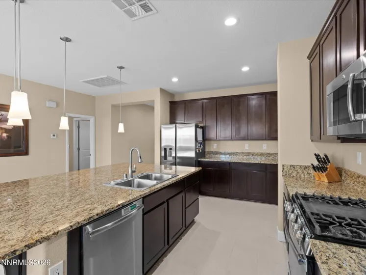 718 Treasure City, Spanish Springs, Nevada 89441, 4 Bedrooms Bedrooms, ,3 BathroomsBathrooms,Residential,Residential,Treasure City,260002341