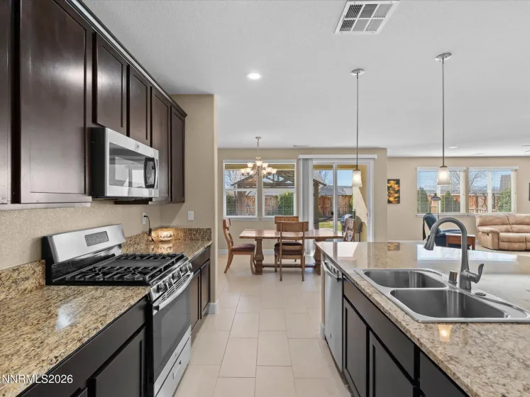 718 Treasure City, Spanish Springs, Nevada 89441, 4 Bedrooms Bedrooms, ,3 BathroomsBathrooms,Residential,Residential,Treasure City,260002341