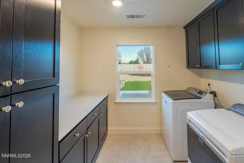 282 Littondale, Sparks, Nevada 89441, 4 Bedrooms Bedrooms, ,3 BathroomsBathrooms,Residential,Residential,Littondale,260002367