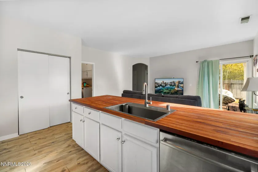 9370 Brightridge, Reno, Nevada 89506, 3 Bedrooms Bedrooms, ,2 BathroomsBathrooms,Residential,Residential,Brightridge,260002372