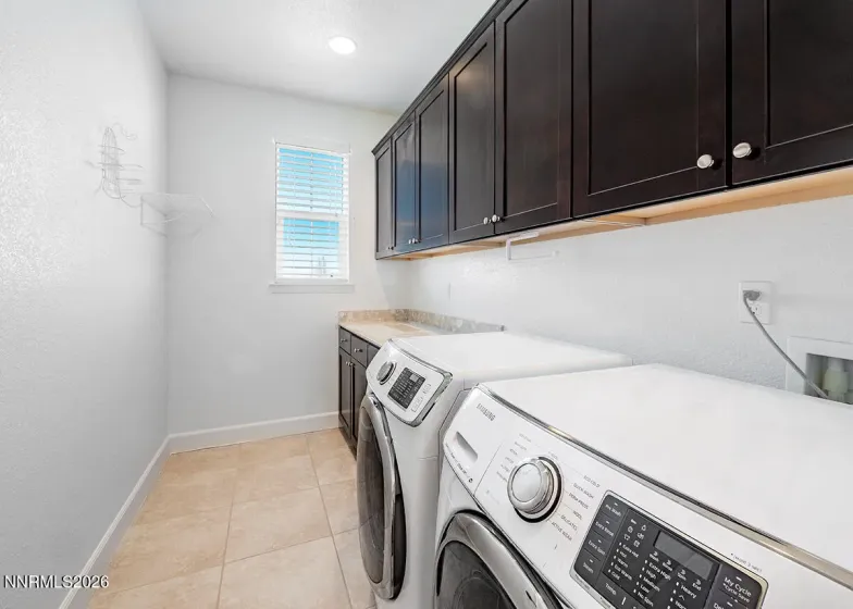 2082 Whitecliff, Reno, Nevada 89521, 5 Bedrooms Bedrooms, ,3 BathroomsBathrooms,Residential Lease,Manufactured,Whitecliff,260002373