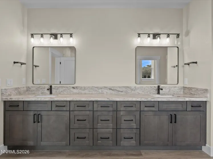 3592 Oakridge, Sparks, Nevada 89436, 4 Bedrooms Bedrooms, ,3 BathroomsBathrooms,Residential,Residential,Oakridge,260001088