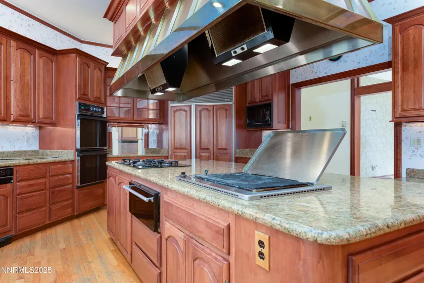 Island with indoor Grill