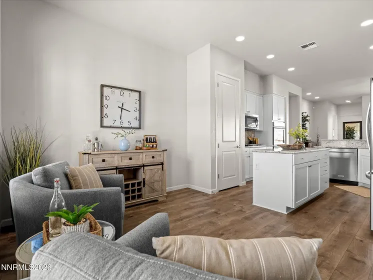 845 Larrimore, Reno, Nevada 89523, 3 Bedrooms Bedrooms, ,2 BathroomsBathrooms,Residential,Residential,Larrimore,260002385