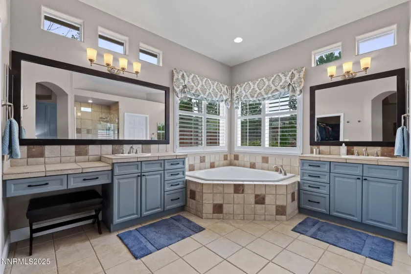 7424 Desert Plains, Sparks, Nevada 89436, 5 Bedrooms Bedrooms, ,3 BathroomsBathrooms,Residential,Residential,Desert Plains,260002387