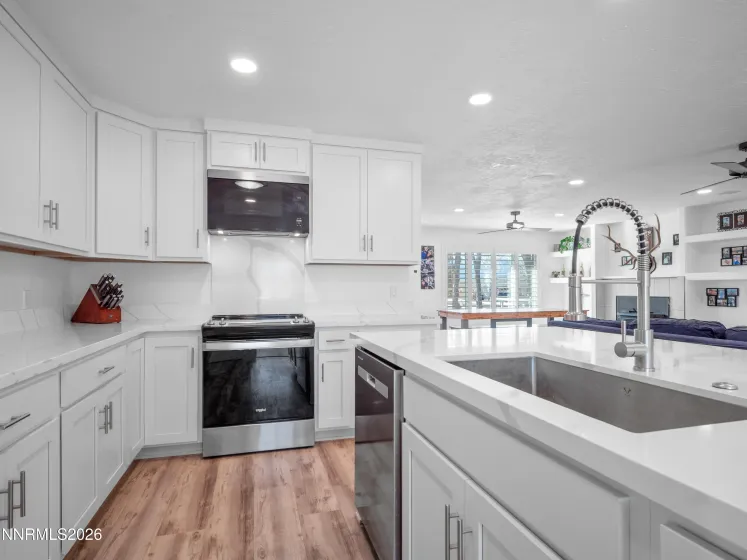 1324 Downs, Minden, Nevada 89423, 4 Bedrooms Bedrooms, ,3 BathroomsBathrooms,Residential,Residential,Downs,260002393