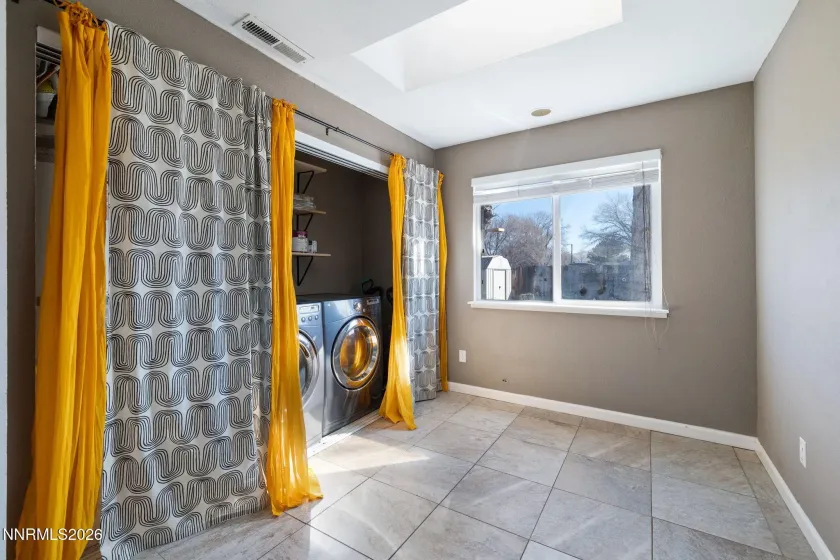 1108 1st, Sparks, Nevada 89431, 2 Bedrooms Bedrooms, ,1 BathroomBathrooms,Residential,Residential,1st,260002394