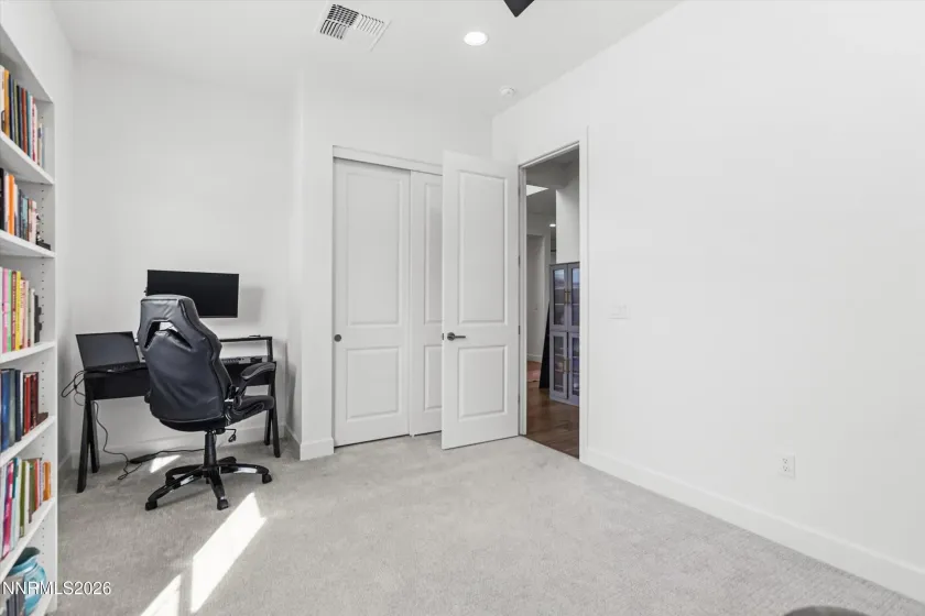 Versatile guest suite - main level bedroom 1