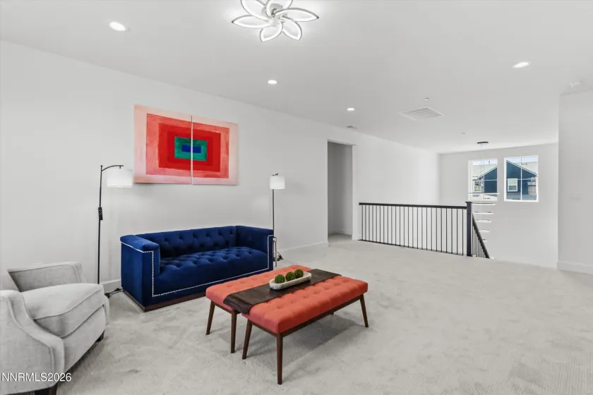 Versatile upstairs loft space