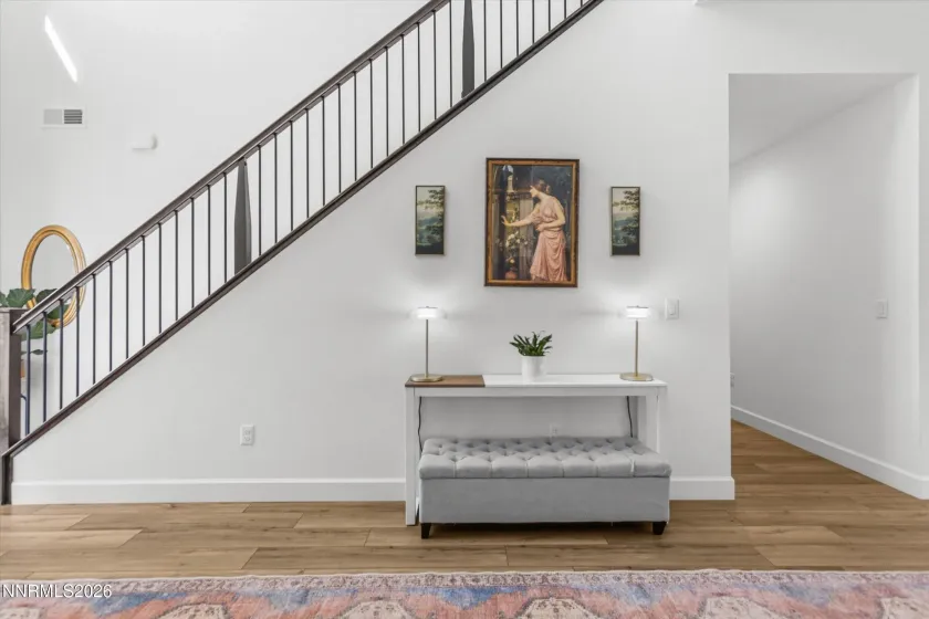 Elegant entry details