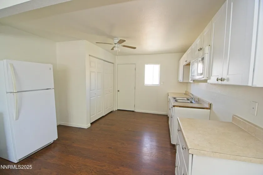 1198 Virbel, Reno, Nevada 89502, 2 Bedrooms Bedrooms, ,1 BathroomBathrooms,Residential Lease,Manufactured,Virbel,260002403