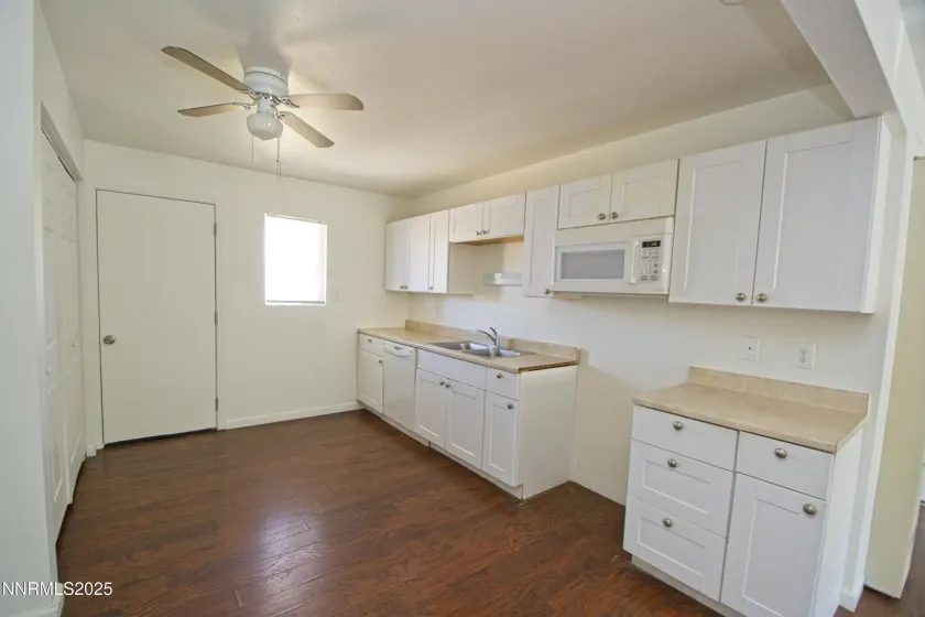 1198 Virbel, Reno, Nevada 89502, 2 Bedrooms Bedrooms, ,1 BathroomBathrooms,Residential Lease,Manufactured,Virbel,260002403