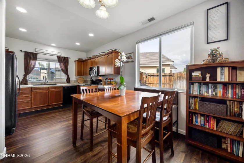 10380 Rosemount, Reno, Nevada 89521, 3 Bedrooms Bedrooms, ,2 BathroomsBathrooms,Residential,Residential,Rosemount,260002405