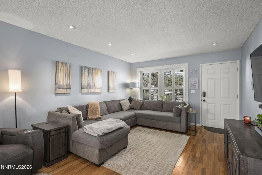 2227 Valencia, Sparks, Nevada 89434, 3 Bedrooms Bedrooms, ,2 BathroomsBathrooms,Residential,Residential,Valencia,260002424