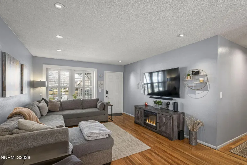 2227 Valencia, Sparks, Nevada 89434, 3 Bedrooms Bedrooms, ,2 BathroomsBathrooms,Residential,Residential,Valencia,260002424