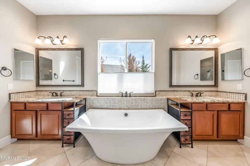 2170 Arpagos, Reno, Nevada 89521, 2 Bedrooms Bedrooms, ,3 BathroomsBathrooms,Residential,Residential,Arpagos,260002425