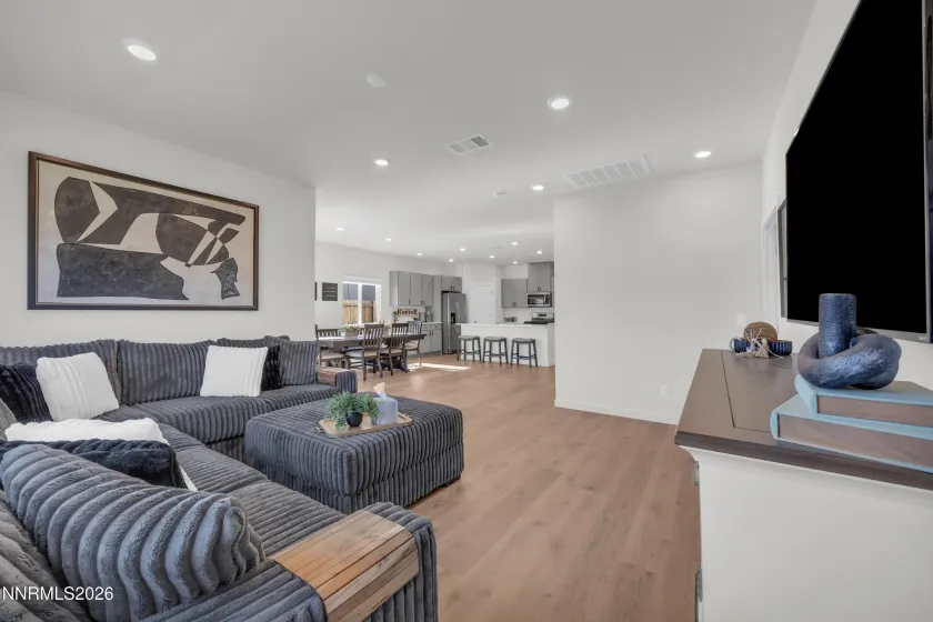 7558 Grassy Plains, Reno, Nevada 89506, 4 Bedrooms Bedrooms, ,2 BathroomsBathrooms,Residential,Residential,Grassy Plains,260002426