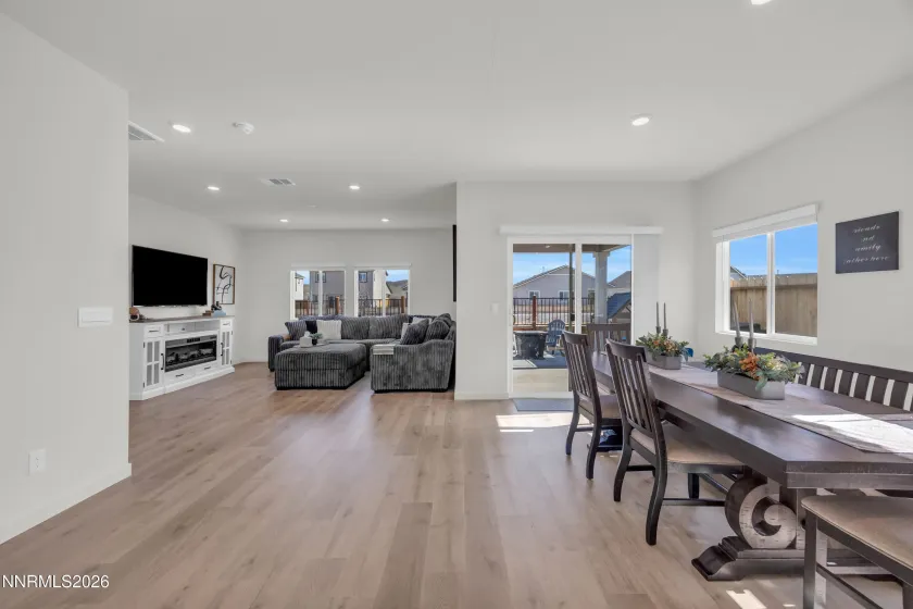 7558 Grassy Plains, Reno, Nevada 89506, 4 Bedrooms Bedrooms, ,2 BathroomsBathrooms,Residential,Residential,Grassy Plains,260002426