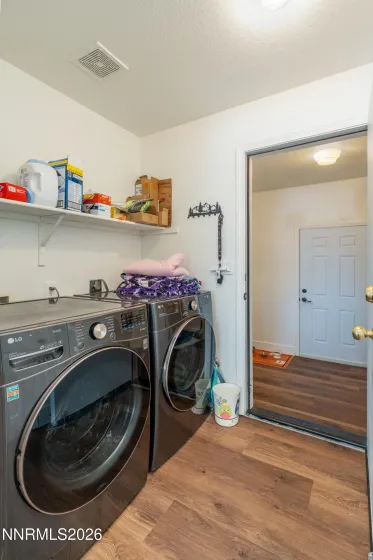 1430 Talon, Sparks, Nevada 89441, 3 Bedrooms Bedrooms, ,3 BathroomsBathrooms,Residential,Residential,Talon,260002446