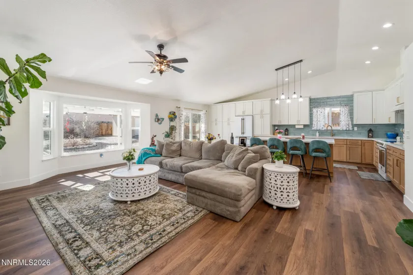 1430 Talon, Sparks, Nevada 89441, 3 Bedrooms Bedrooms, ,3 BathroomsBathrooms,Residential,Residential,Talon,260002446