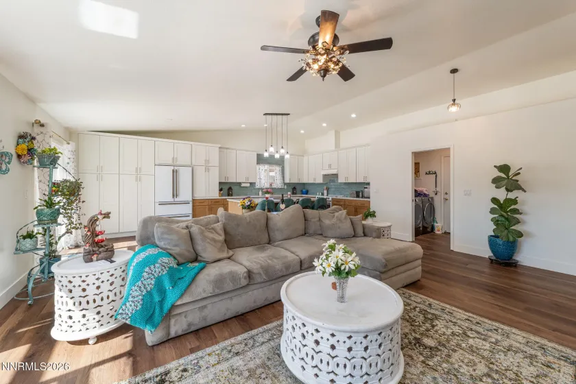 1430 Talon, Sparks, Nevada 89441, 3 Bedrooms Bedrooms, ,3 BathroomsBathrooms,Residential,Residential,Talon,260002446