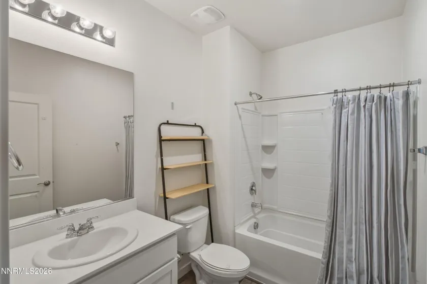 8412 Castletroy, Verdi, Nevada 89439, 4 Bedrooms Bedrooms, ,3 BathroomsBathrooms,Residential,Residential,Castletroy,260002455