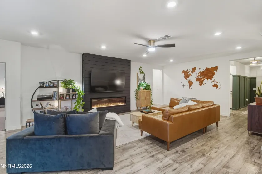 8412 Castletroy, Verdi, Nevada 89439, 4 Bedrooms Bedrooms, ,3 BathroomsBathrooms,Residential,Residential,Castletroy,260002455