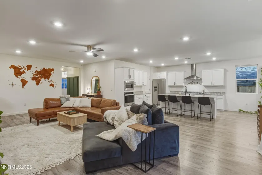 8412 Castletroy, Verdi, Nevada 89439, 4 Bedrooms Bedrooms, ,3 BathroomsBathrooms,Residential,Residential,Castletroy,260002455