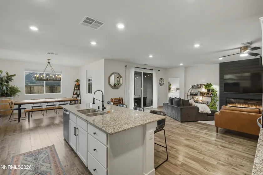 8412 Castletroy, Verdi, Nevada 89439, 4 Bedrooms Bedrooms, ,3 BathroomsBathrooms,Residential,Residential,Castletroy,260002455