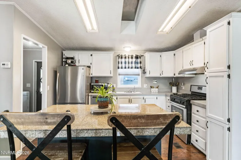 25 Bybee, Yerington, Nevada 89447, 4 Bedrooms Bedrooms, ,2 BathroomsBathrooms,Residential,Residential,Bybee,260002460