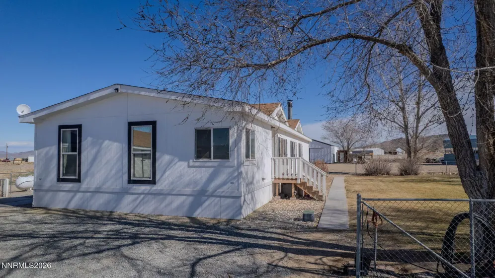25 Bybee, Yerington, Nevada 89447, 4 Bedrooms Bedrooms, ,2 BathroomsBathrooms,Residential,Residential,Bybee,260002460