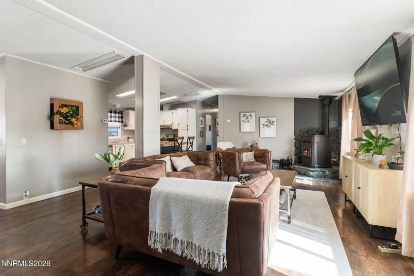 25 Bybee, Yerington, Nevada 89447, 4 Bedrooms Bedrooms, ,2 BathroomsBathrooms,Residential,Residential,Bybee,260002460