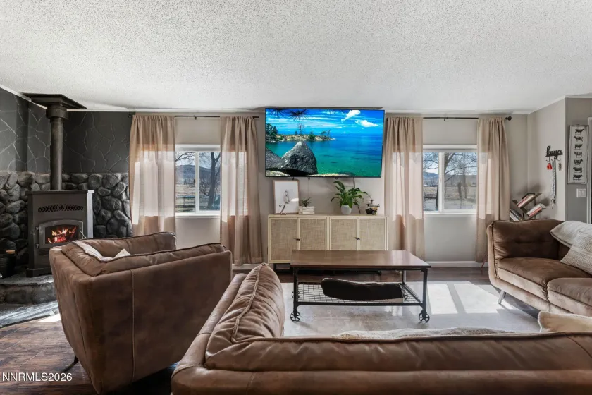 25 Bybee, Yerington, Nevada 89447, 4 Bedrooms Bedrooms, ,2 BathroomsBathrooms,Residential,Residential,Bybee,260002460