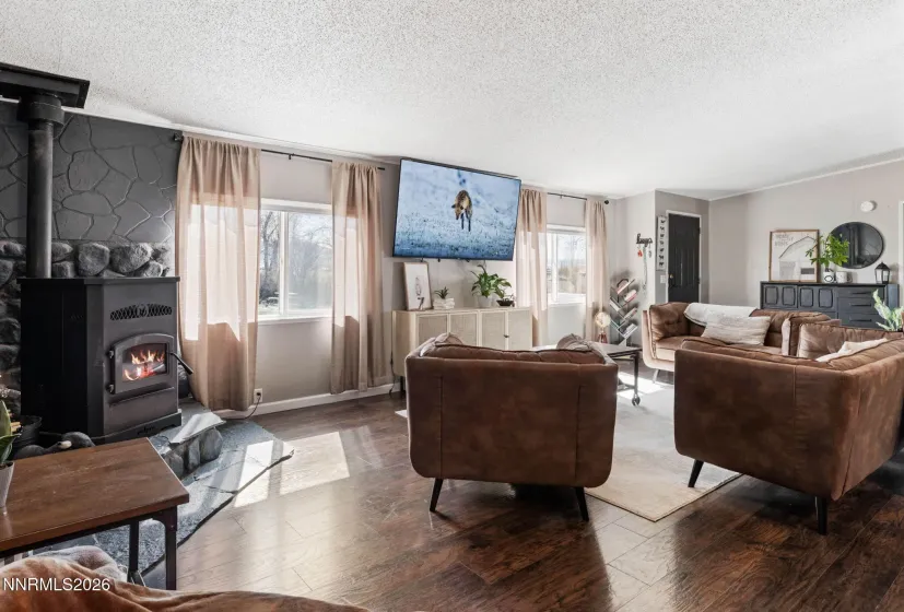 25 Bybee, Yerington, Nevada 89447, 4 Bedrooms Bedrooms, ,2 BathroomsBathrooms,Residential,Residential,Bybee,260002460