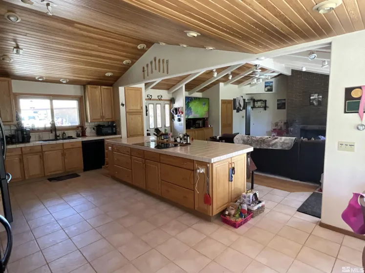 1677 Rio Vista, Fallon, Nevada 89406, 5 Bedrooms Bedrooms, ,3 BathroomsBathrooms,Residential,Residential,Rio Vista,240010763