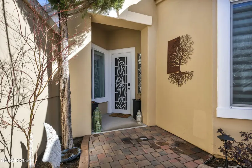 Courtyard to front door