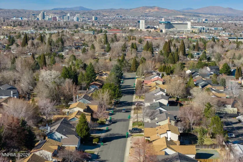 4804 Pinesprings, Reno, Nevada 89509, 3 Bedrooms Bedrooms, ,2 BathroomsBathrooms,Residential,Residential,Pinesprings,260002468