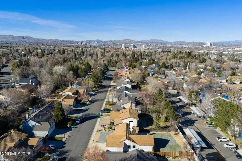 4804 Pinesprings, Reno, Nevada 89509, 3 Bedrooms Bedrooms, ,2 BathroomsBathrooms,Residential,Residential,Pinesprings,260002468
