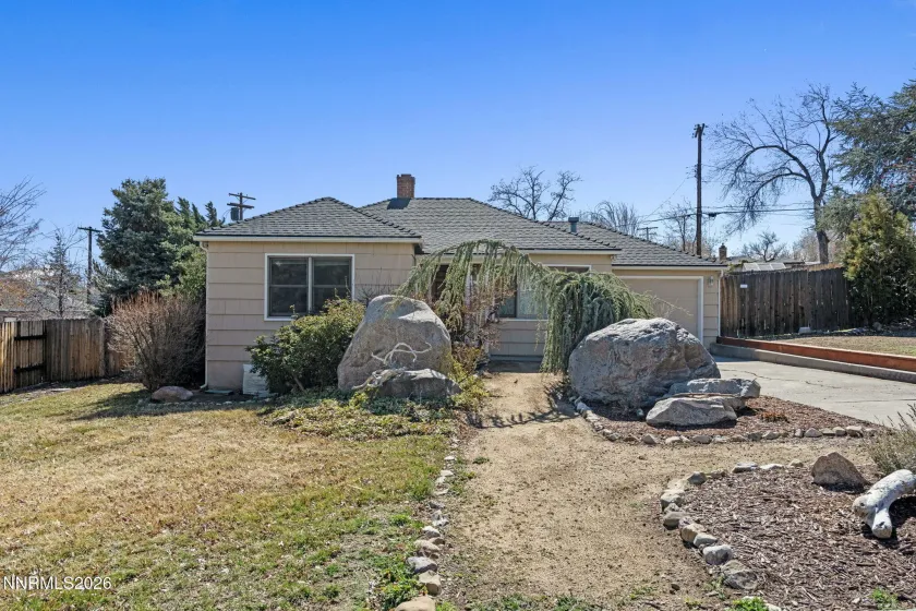 16 Raymond, Reno, Nevada 89503, 2 Bedrooms Bedrooms, ,1 BathroomBathrooms,Residential,Residential,Raymond,260002469