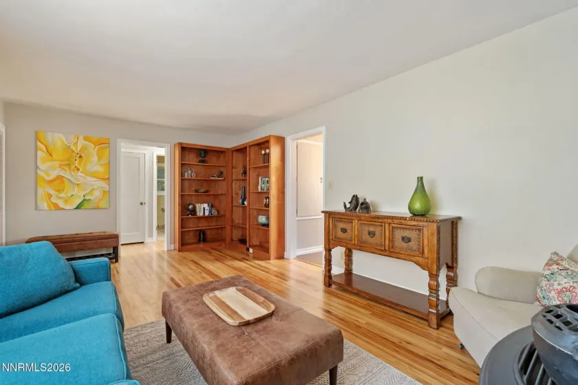 16 Raymond, Reno, Nevada 89503, 2 Bedrooms Bedrooms, ,1 BathroomBathrooms,Residential,Residential,Raymond,260002469