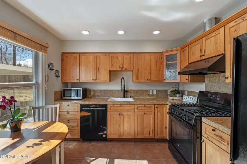 16 Raymond, Reno, Nevada 89503, 2 Bedrooms Bedrooms, ,1 BathroomBathrooms,Residential,Residential,Raymond,260002469