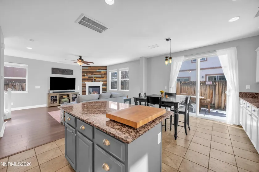 2085 Black Sand, Reno, Nevada 89521, 4 Bedrooms Bedrooms, ,3 BathroomsBathrooms,Residential,Residential,Black Sand,260002471