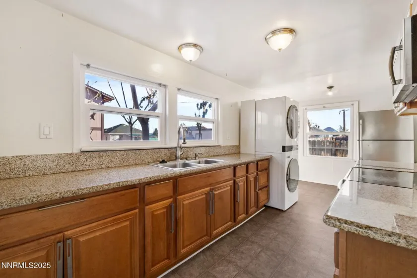 424 10th, Reno, Nevada 89503, 4 Bedrooms Bedrooms, ,2 BathroomsBathrooms,Residential,Residential,10th,260000075