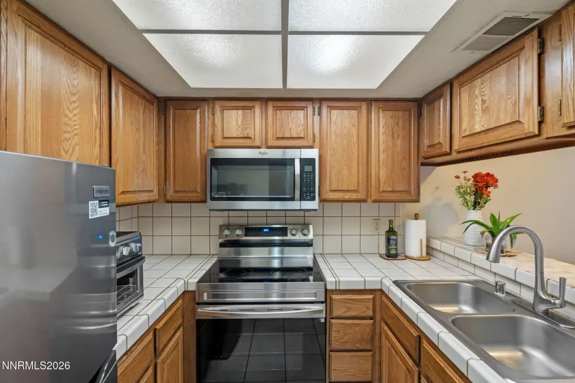 3095 Lakeside, Reno, Nevada 89509, 1 Bedroom Bedrooms, ,1 BathroomBathrooms,Residential,Residential,Lakeside,260002474