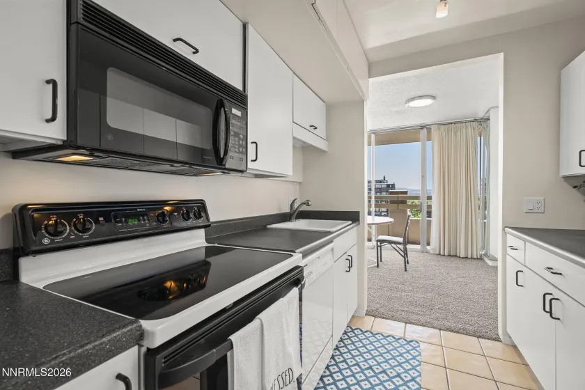 100 Arlington, Reno, Nevada 89501, 2 Bedrooms Bedrooms, ,2 BathroomsBathrooms,Residential,Residential,Arlington,260002480