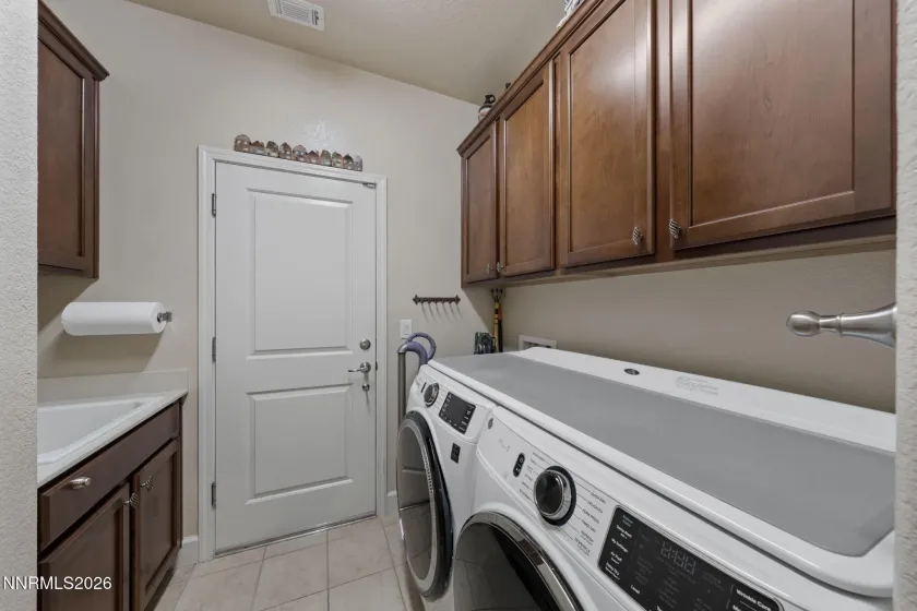 9370 Rockhurst, Reno, Nevada 89523, 3 Bedrooms Bedrooms, ,2 BathroomsBathrooms,Residential,Residential,Rockhurst,260002487