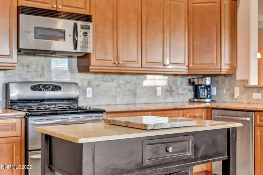 1027 Sunburst, Carson City, Nevada 89705, 4 Bedrooms Bedrooms, ,4 BathroomsBathrooms,Residential,Residential,Sunburst,260002486